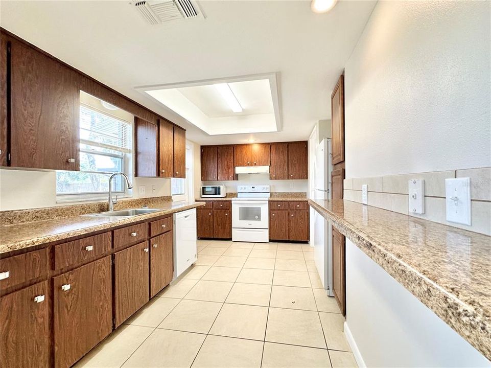 For Rent: $1,650 (2 beds, 1 baths, 1000 Square Feet)