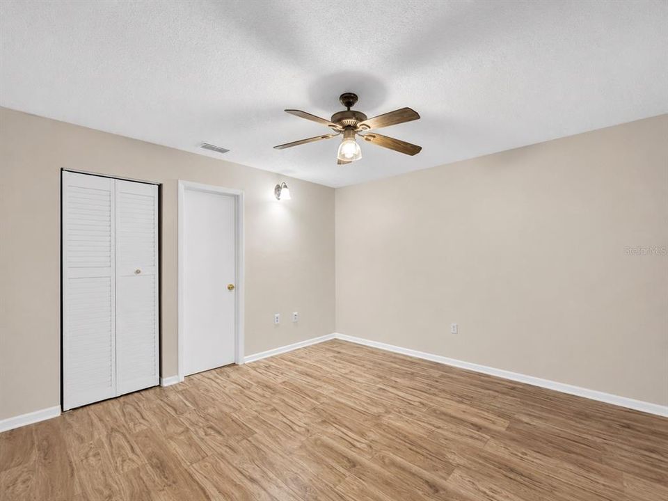 В аренду: $1,550 (2 спален, 2 ванн, 979 Квадратных фут)