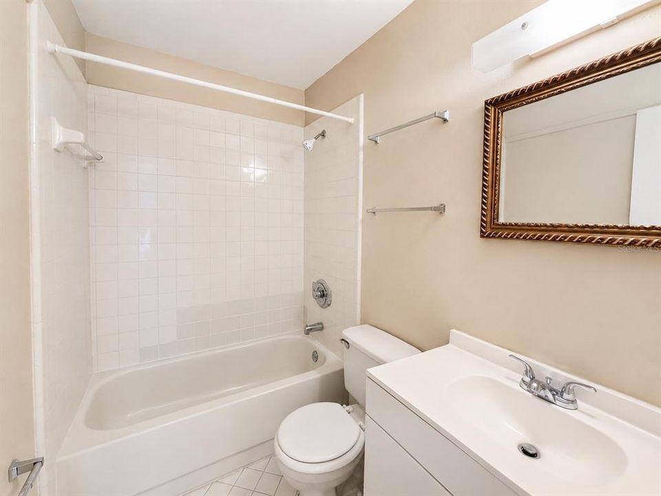 В аренду: $1,550 (2 спален, 2 ванн, 979 Квадратных фут)