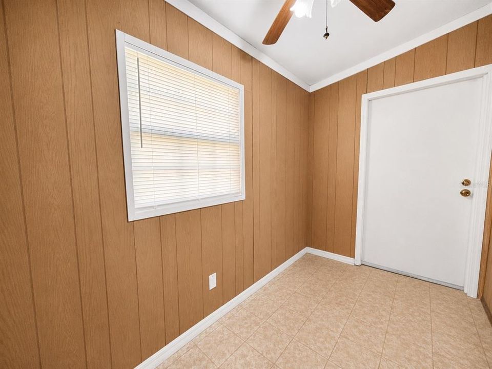 В аренду: $1,550 (2 спален, 2 ванн, 979 Квадратных фут)