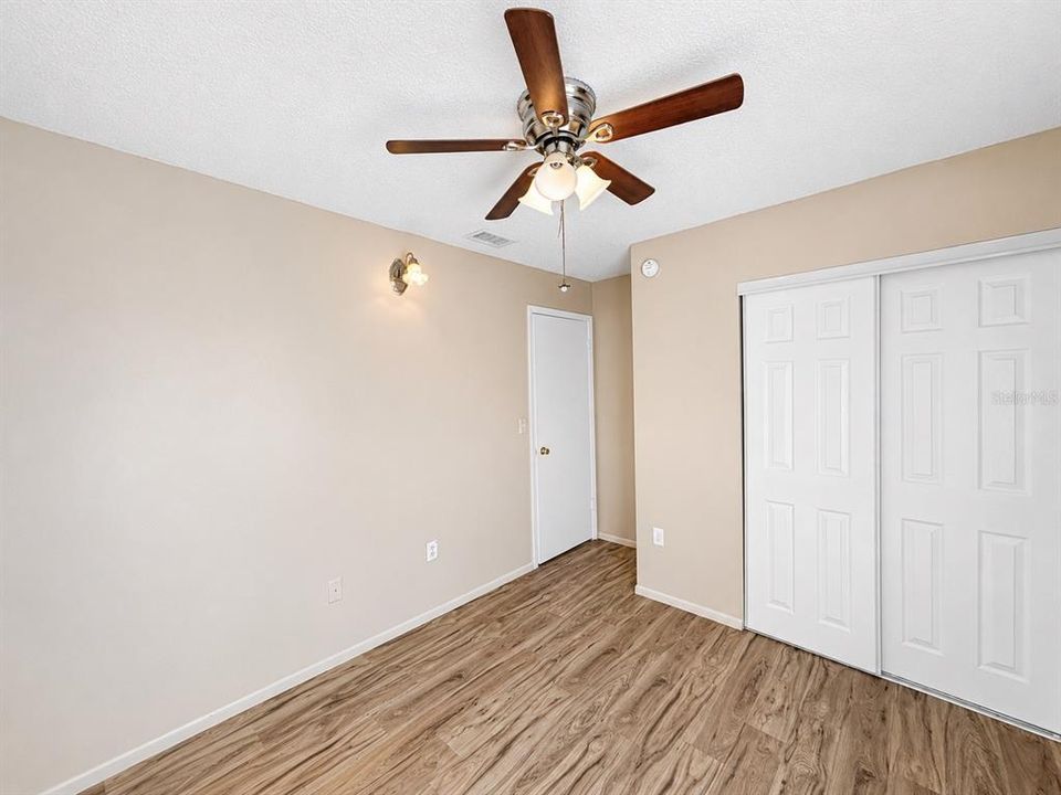 В аренду: $1,550 (2 спален, 2 ванн, 979 Квадратных фут)