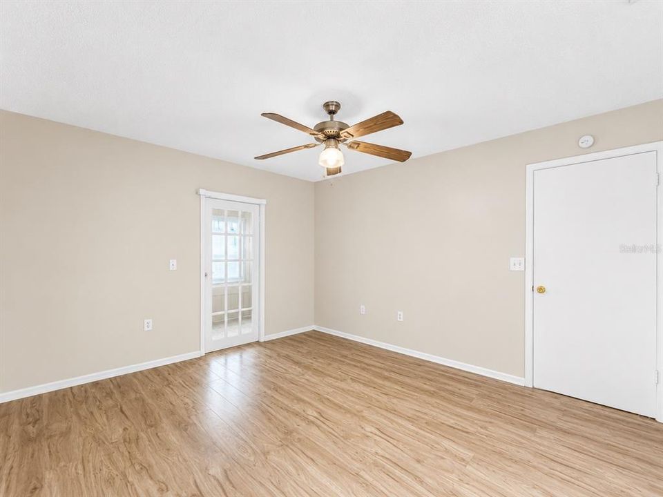 В аренду: $1,550 (2 спален, 2 ванн, 979 Квадратных фут)