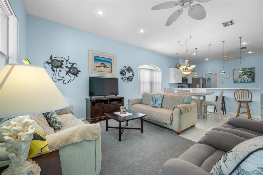 For Sale: $500,000 (2 beds, 2 baths, 1378 Square Feet)