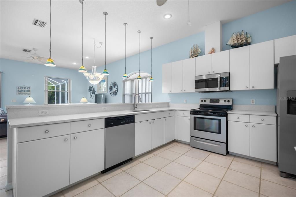 For Sale: $500,000 (2 beds, 2 baths, 1378 Square Feet)