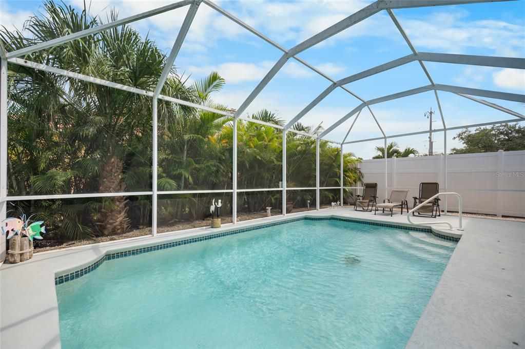 For Sale: $500,000 (2 beds, 2 baths, 1378 Square Feet)