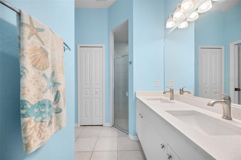 For Sale: $500,000 (2 beds, 2 baths, 1378 Square Feet)