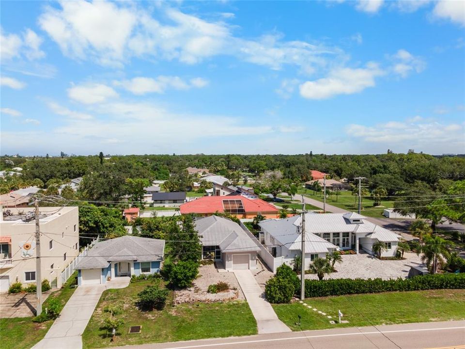 For Sale: $500,000 (2 beds, 2 baths, 1378 Square Feet)