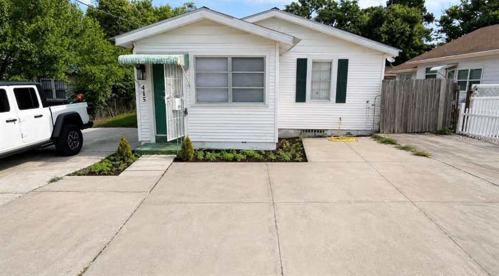 На продажу: $180,000 (2 спален, 2 ванн, 720 Квадратных фут)
