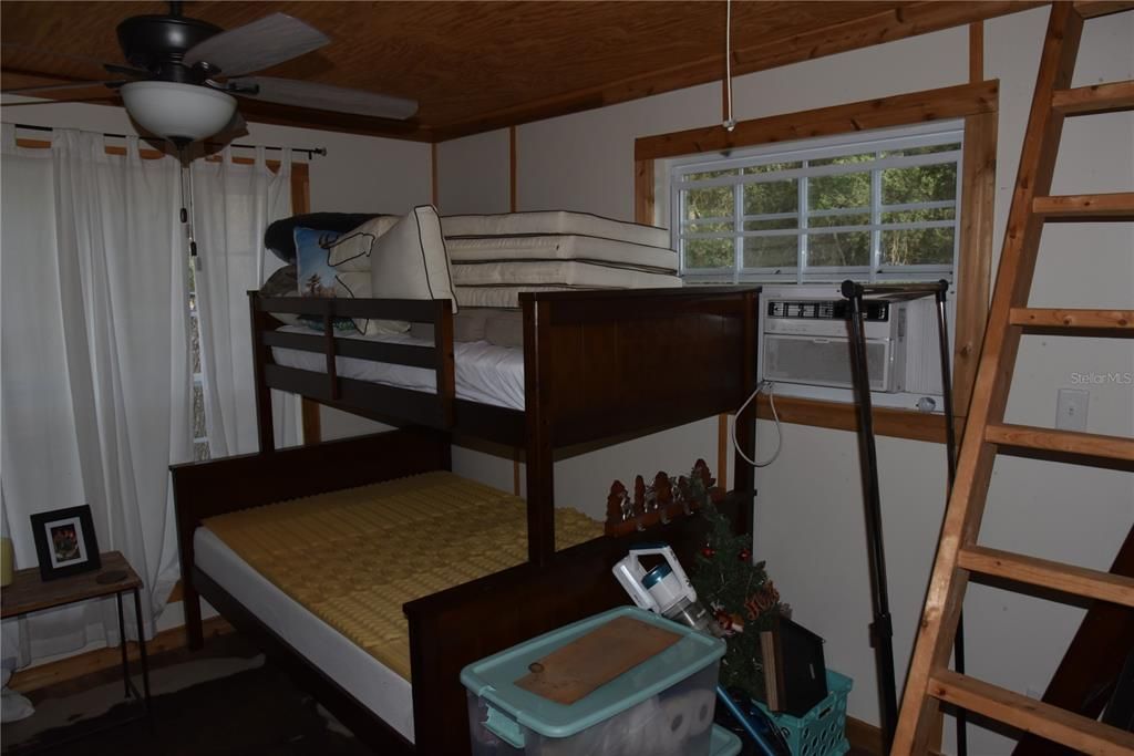 For Sale: $1,249,000 (2 beds, 1 baths, 564 Square Feet)