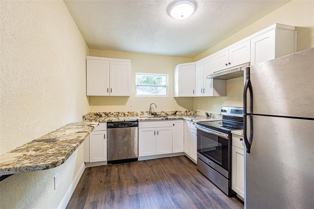 For Rent: $1,995 (3 beds, 2 baths, 1356 Square Feet)