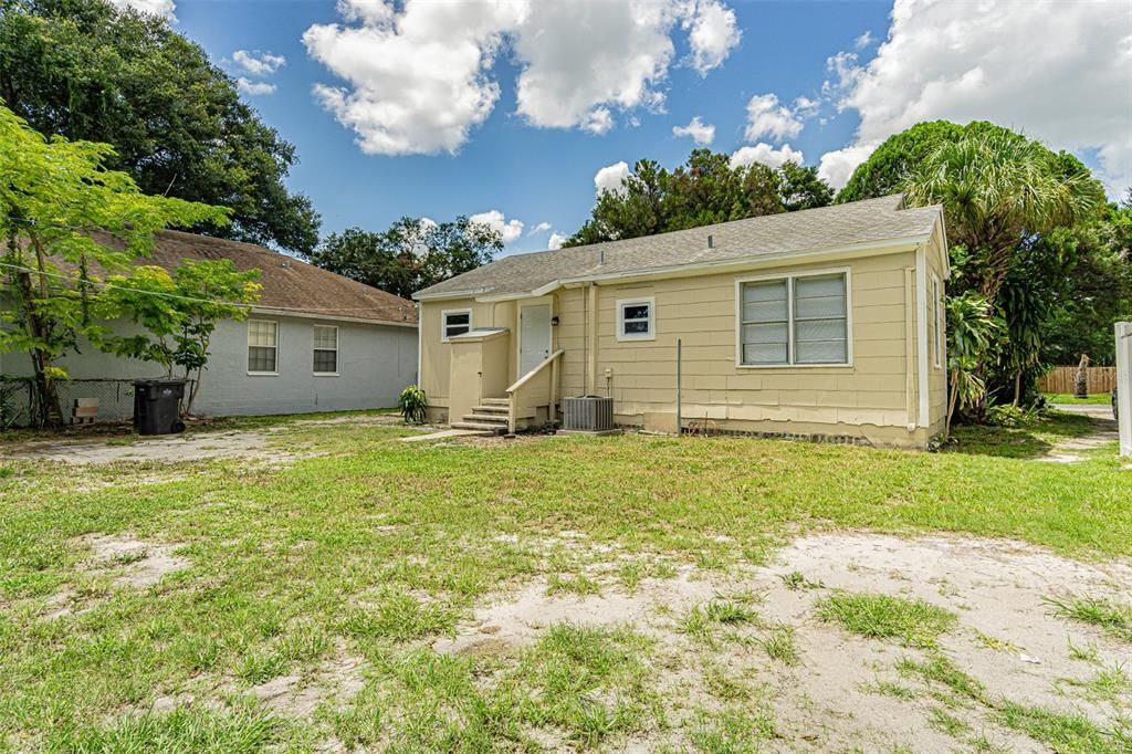 For Rent: $1,995 (3 beds, 2 baths, 1356 Square Feet)