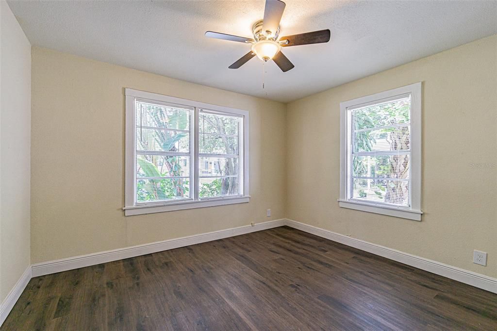 For Rent: $1,995 (3 beds, 2 baths, 1356 Square Feet)