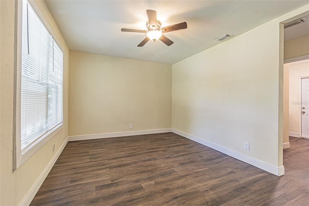 For Rent: $1,995 (3 beds, 2 baths, 1356 Square Feet)