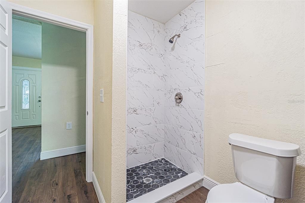 For Rent: $1,995 (3 beds, 2 baths, 1356 Square Feet)