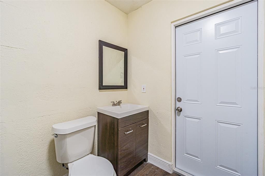 For Rent: $1,995 (3 beds, 2 baths, 1356 Square Feet)