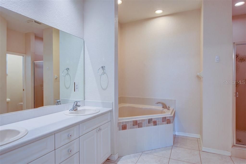 В аренду: $2,995 (3 спален, 2 ванн, 2036 Квадратных фут)