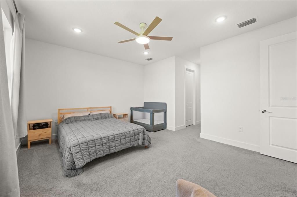 En Venta: $429,000 (3 camas, 2 baños, 1921 Pies cuadrados)