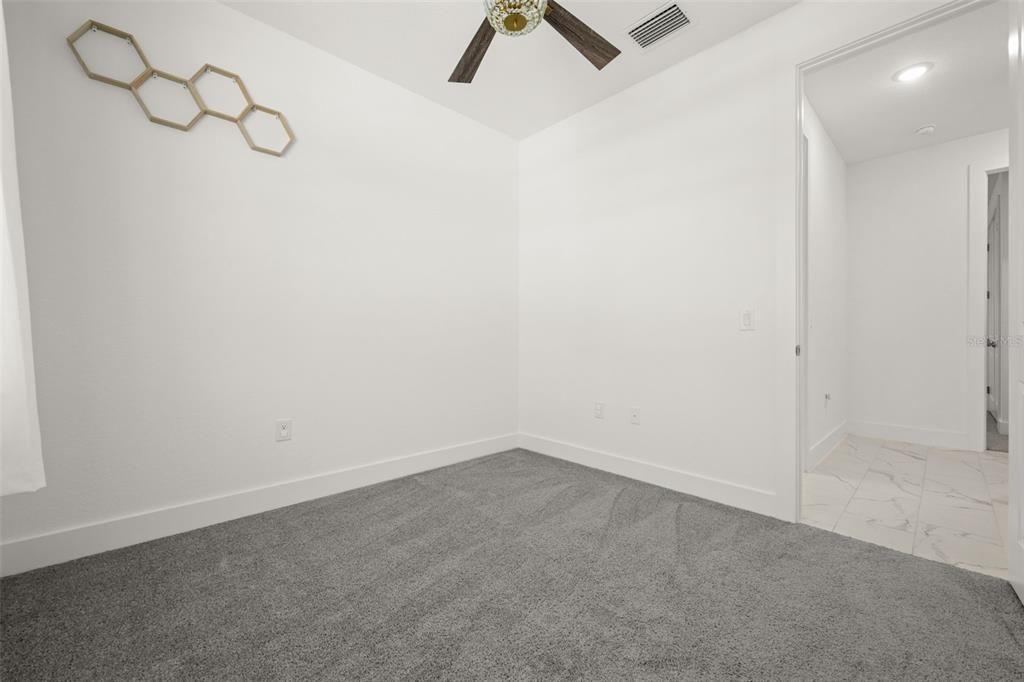 En Venta: $429,000 (3 camas, 2 baños, 1921 Pies cuadrados)
