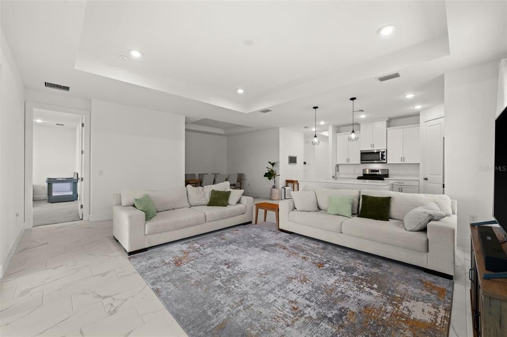 En Venta: $429,000 (3 camas, 2 baños, 1921 Pies cuadrados)