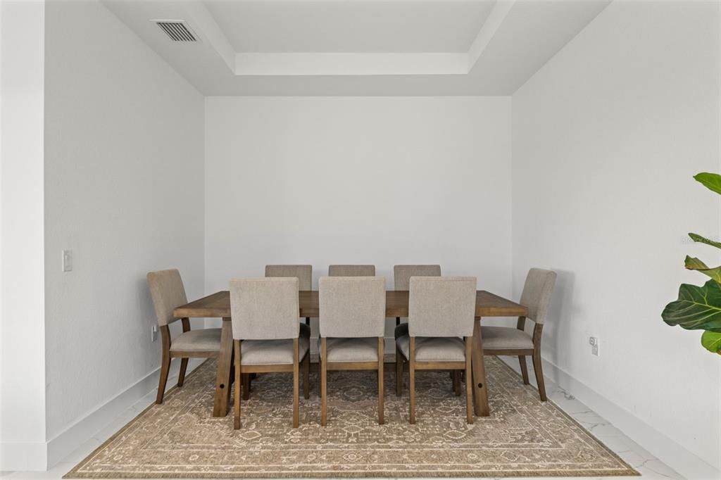 En Venta: $429,000 (3 camas, 2 baños, 1921 Pies cuadrados)