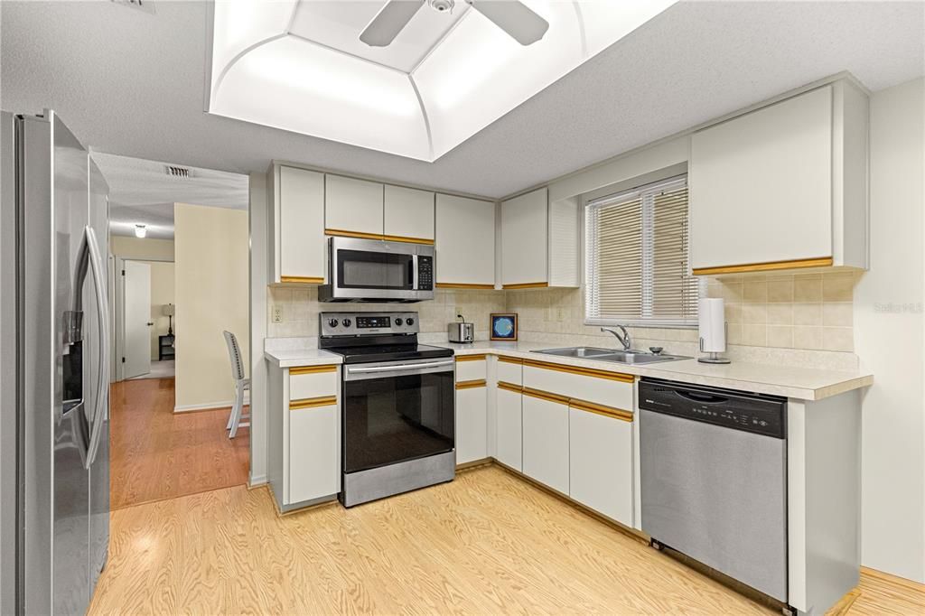 Activo con contrato: $175,000 (2 camas, 2 baños, 1312 Pies cuadrados)