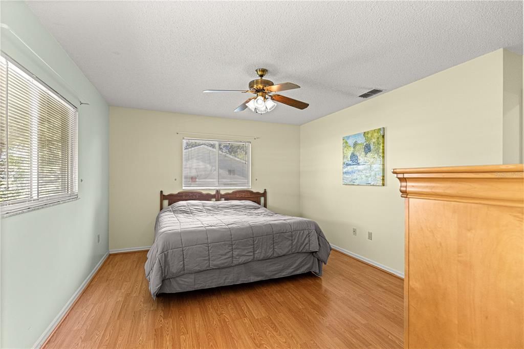 Activo con contrato: $175,000 (2 camas, 2 baños, 1312 Pies cuadrados)