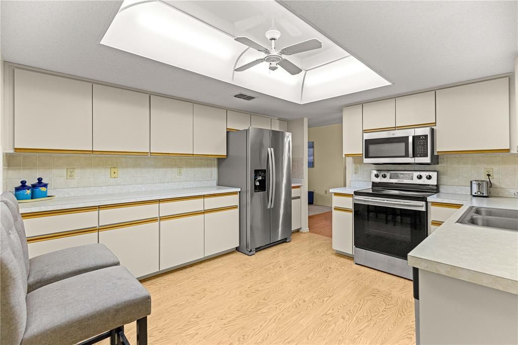 Activo con contrato: $175,000 (2 camas, 2 baños, 1312 Pies cuadrados)