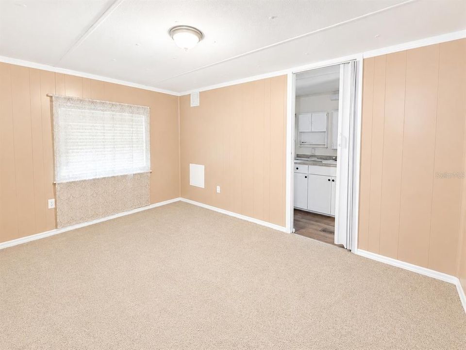 На продажу: $149,900 (2 спален, 2 ванн, 1174 Квадратных фут)