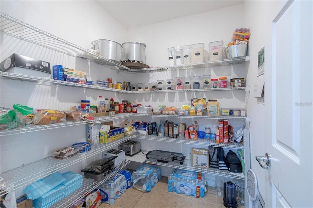 На продажу: $450,000 (5 спален, 3 ванн, 2938 Квадратных фут)