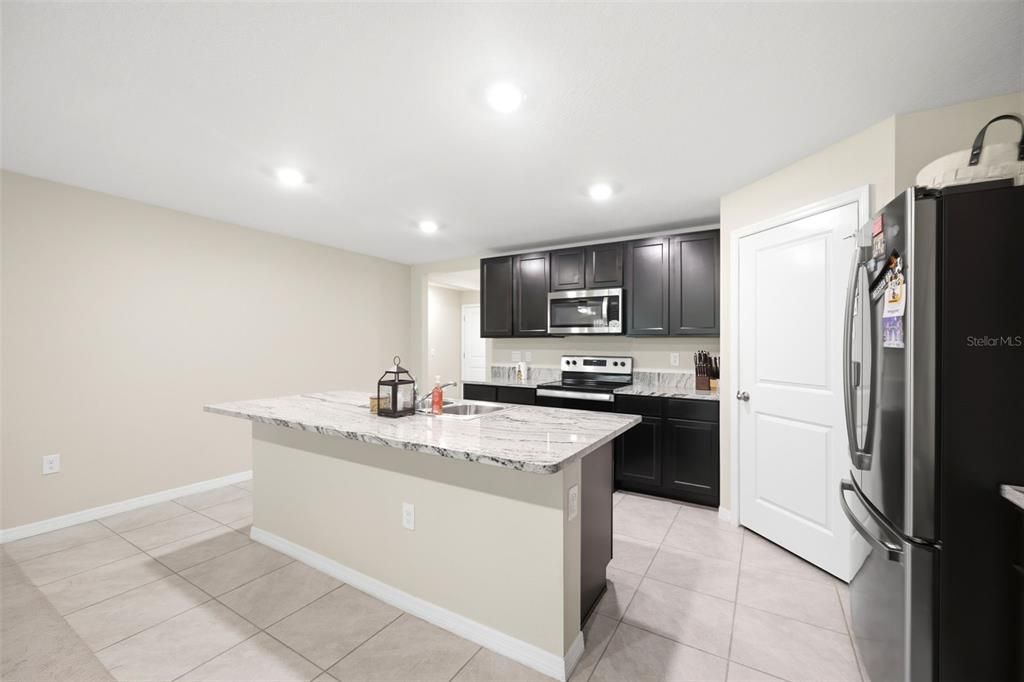 For Sale: $397,900 (4 beds, 2 baths, 1830 Square Feet)