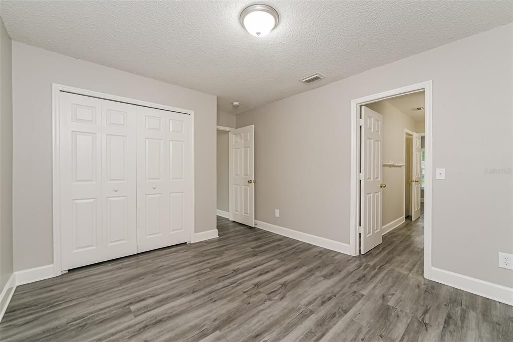 Active With Contract: $334,900 (3 beds, 2 baths, 1790 Square Feet)