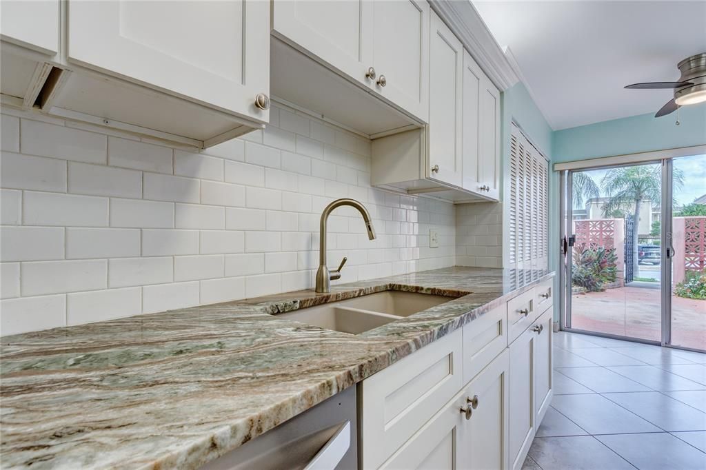 En Venta: $261,000 (2 camas, 2 baños, 1400 Pies cuadrados)
