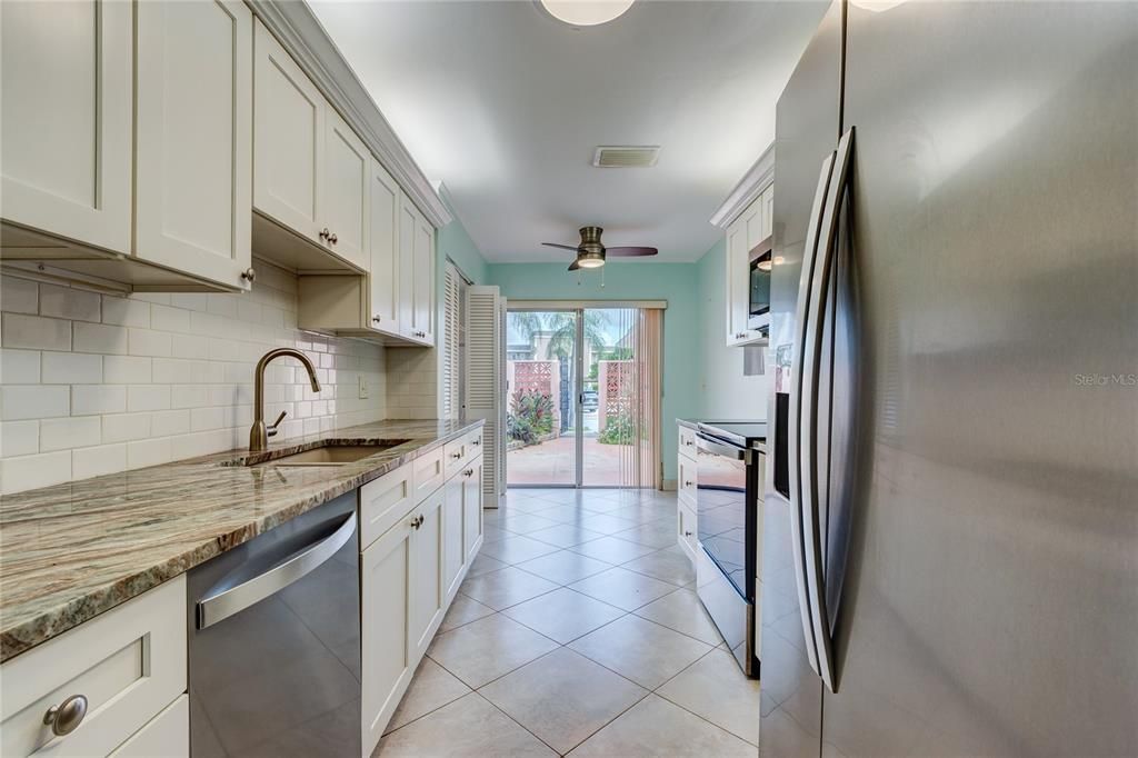 En Venta: $261,000 (2 camas, 2 baños, 1400 Pies cuadrados)