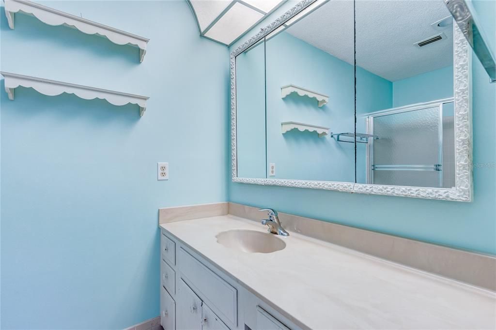 En Venta: $261,000 (2 camas, 2 baños, 1400 Pies cuadrados)