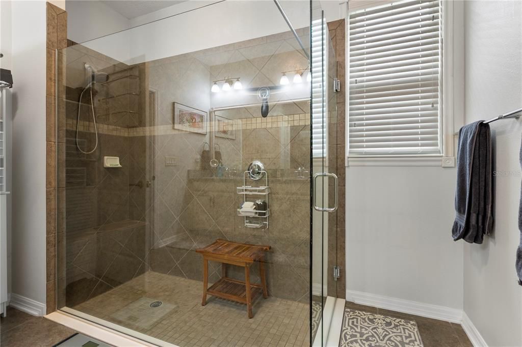 En Venta: $515,000 (3 camas, 2 baños, 1895 Pies cuadrados)
