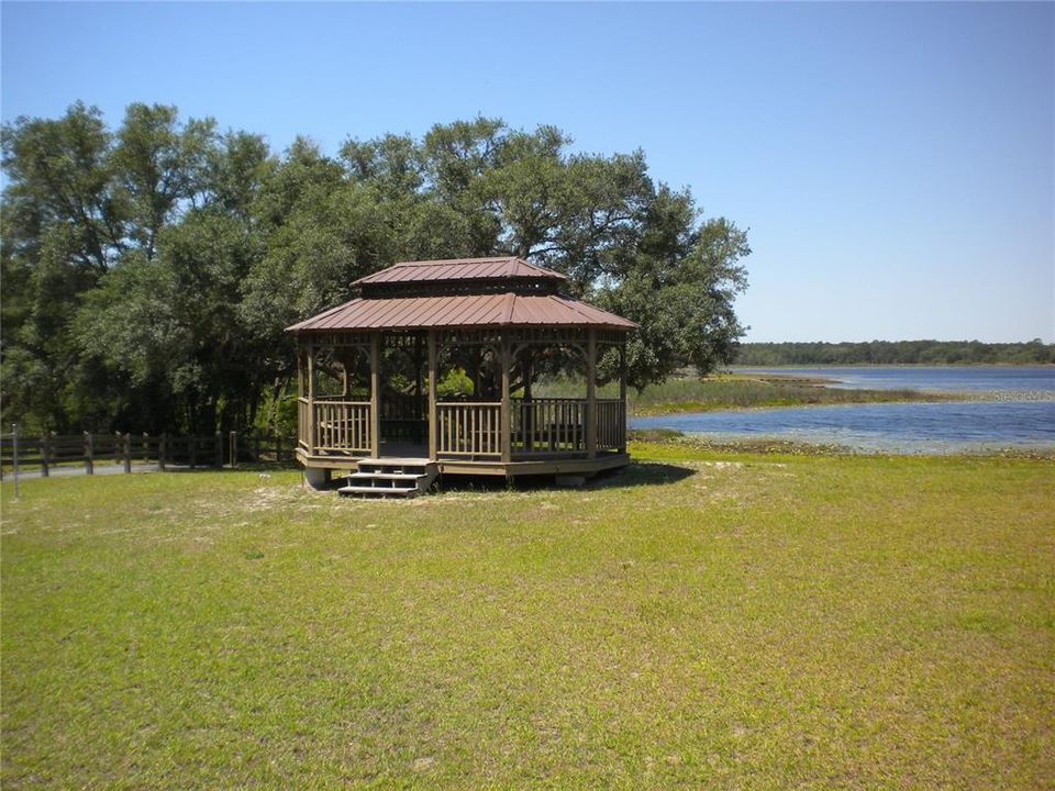 待售: $37,500 (1.02 acres)