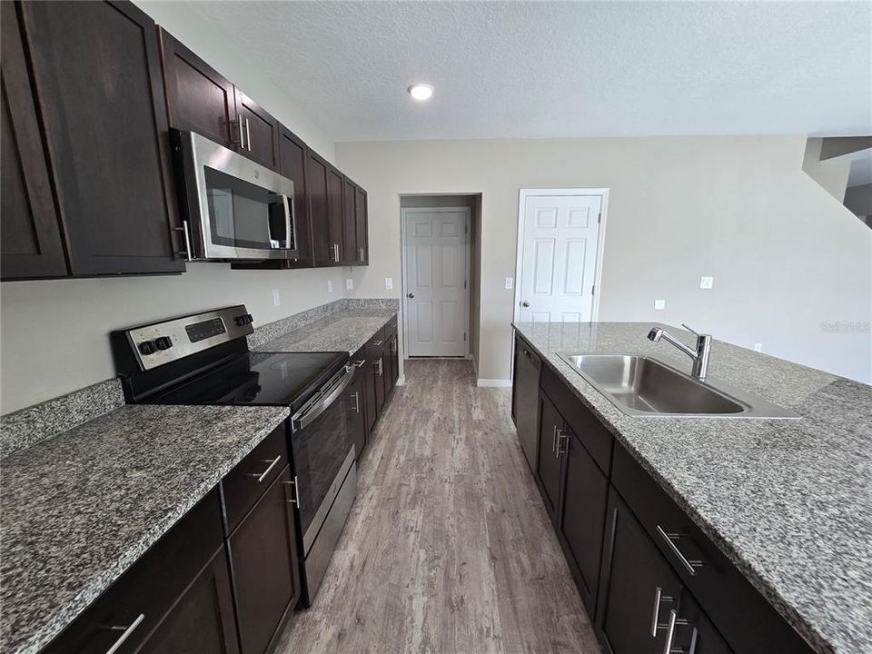 For Rent: $2,600 (5 beds, 3 baths, 2885 Square Feet)