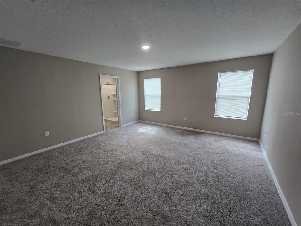 For Rent: $2,600 (5 beds, 3 baths, 2885 Square Feet)