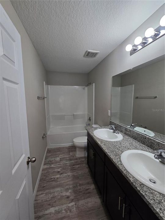 For Rent: $2,600 (5 beds, 3 baths, 2885 Square Feet)