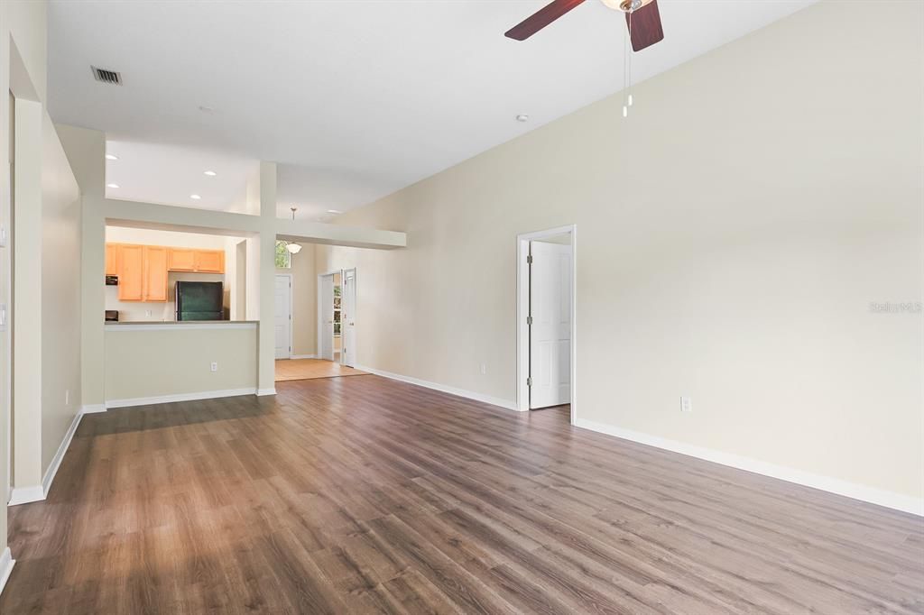 В аренду: $2,495 (4 спален, 2 ванн, 1682 Квадратных фут)