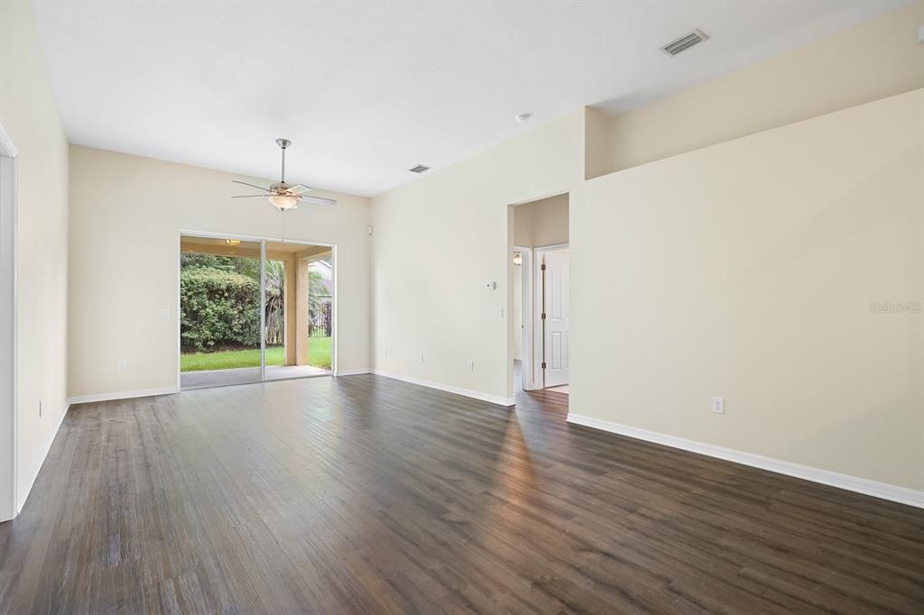 В аренду: $2,495 (4 спален, 2 ванн, 1682 Квадратных фут)