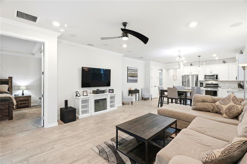 For Sale: $340,000 (2 beds, 2 baths, 1584 Square Feet)