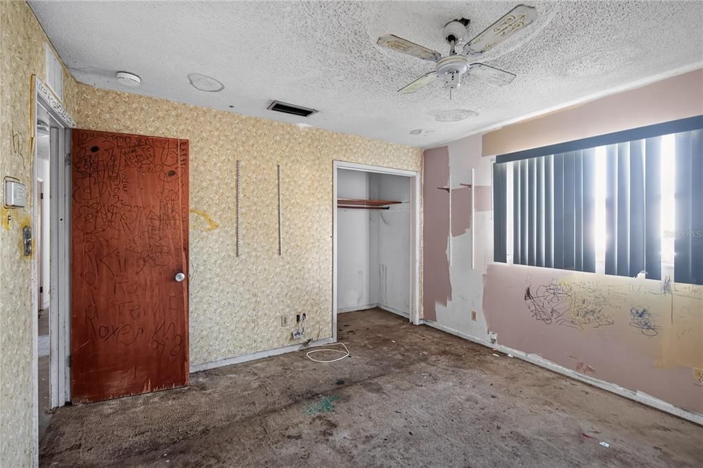На продажу: $179,000 (2 спален, 2 ванн, 1295 Квадратных фут)