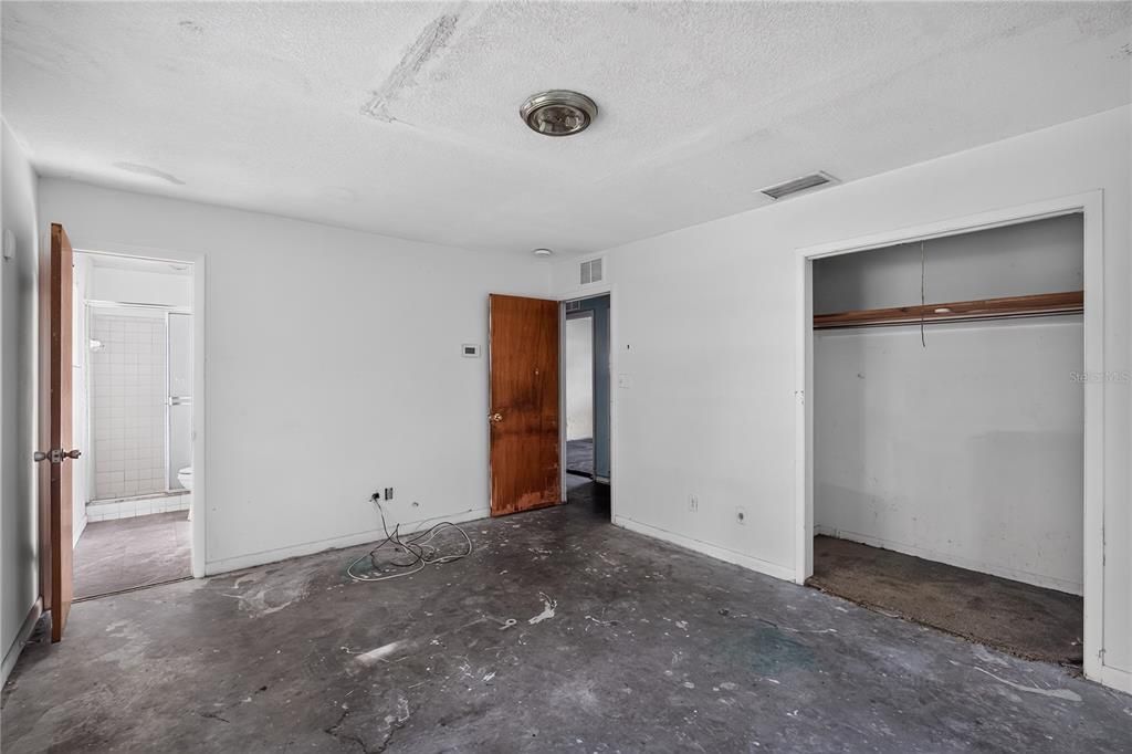 На продажу: $179,000 (2 спален, 2 ванн, 1295 Квадратных фут)