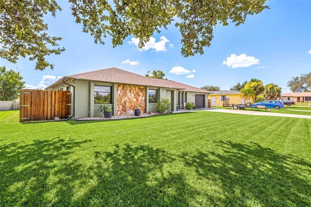 На продажу: $294,900 (3 спален, 2 ванн, 1490 Квадратных фут)