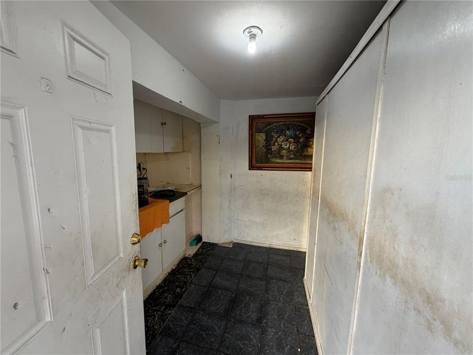 На продажу: $399,900 (10 спален, 4 ванн, 1569 Квадратных фут)