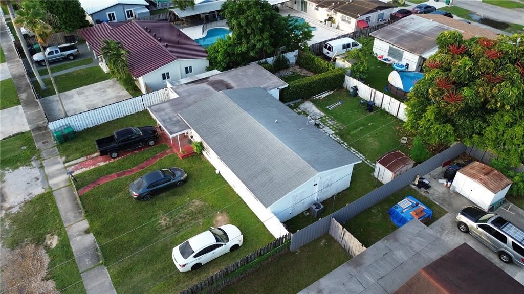 На продажу: $399,900 (10 спален, 4 ванн, 1569 Квадратных фут)