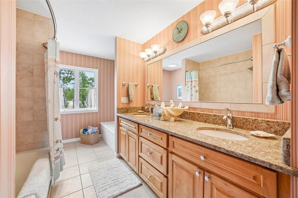 En Venta: $875,000 (4 camas, 3 baños, 3391 Pies cuadrados)
