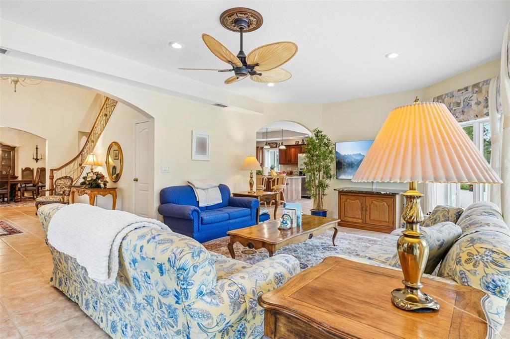 En Venta: $875,000 (4 camas, 3 baños, 3391 Pies cuadrados)
