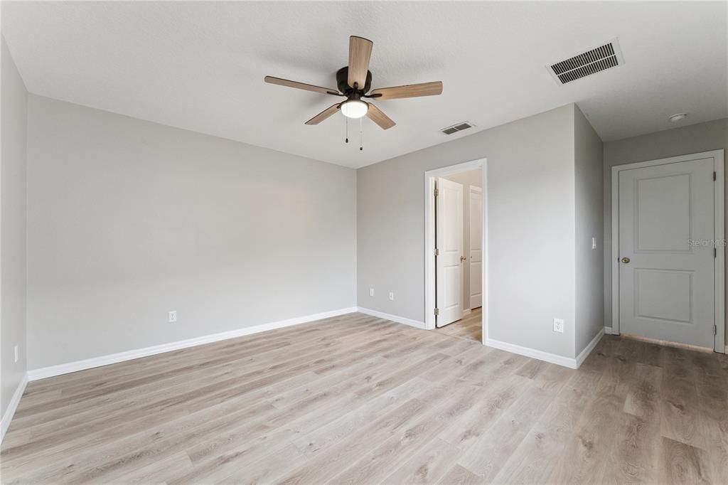 For Sale: $379,900 (3 beds, 2 baths, 1804 Square Feet)